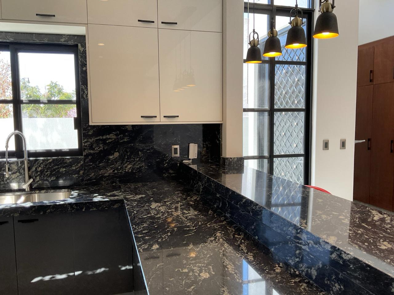 EN VENTA CASA DE 1 PLANTA MODERMA EN MAYORAZGO RESIDENCIAL